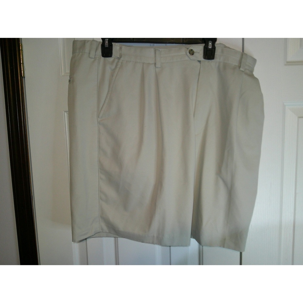 IZOD Golf Shorts Flat Front Khaki Beige Polyester Mens Size 40